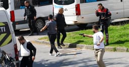 Sulm i armatosur në konsullatën izraelite në Stamboll, dy të vdekur dhe një i plagosur