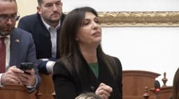 Topalli rikthen shprehjen “kape për zhelesh, nxirre jashtë”, ironizon Peleshi: S’ma merrte mendja, mendova se i kishim dhënë ‘lamtumirën’