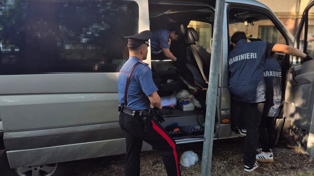 U kapën duke transportuar 5 kilogramë kokainë me një furgon/ Arrestohen tre të rinjtë shqiptarë në Itali, i sekuestrohen mbi 6 mijë euro cash