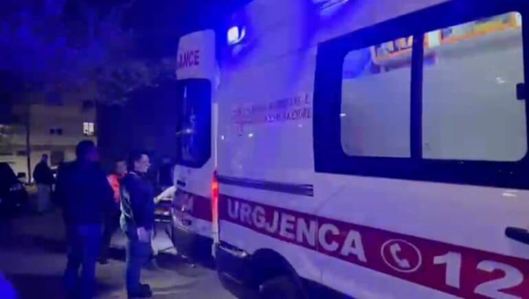 Korçë/ E moshuara pëson dëmtime pasi u rrëzua nga shkallët e pallatit, dyshohet se…