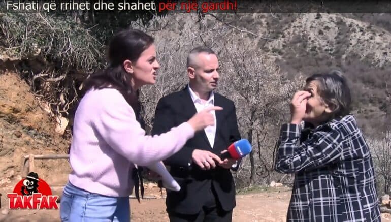 I gjithë fshati në sherr për një gardh/ “TakFak” në Gjinar, zbardh konfliktin mes 5 familjeve, qytetari prej një viti u bllokon rrugën