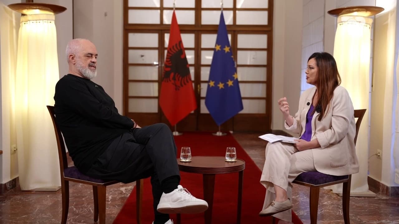 “Nuk kam takuar tjetër shkrimtar veç Kadaresë”, rrëfimi ekskluziv i Ramës për librin “Në Sofrën e Hënës”: Jam i dashuruar me gjuhën shqipe